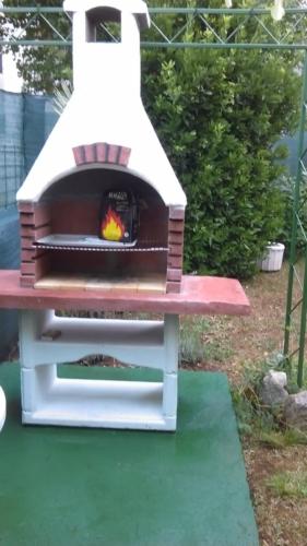 IMG-c24e923b5e474b7f6bd06f117830d543-V